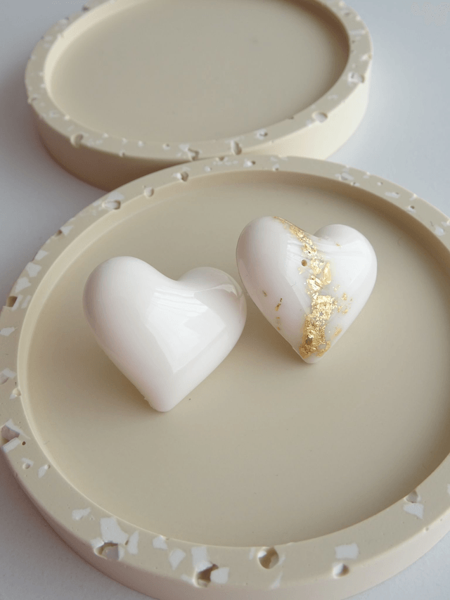Coeur : Blanc à feuilles dorées