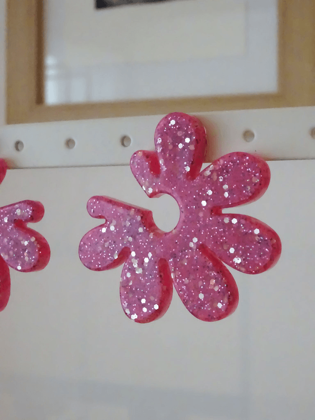 Fleur asymétrique : Paillettes rose